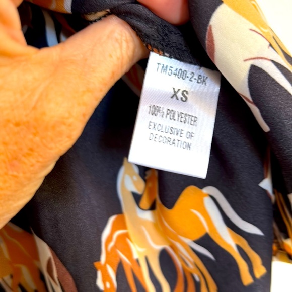 THML top w/gorgeous horse print size XS worn 1x like new. Smoke free home. - Picture 4 of 4
